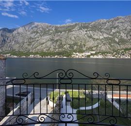 5 bedroom bayside villa with pool near Kotor, sleeps 12